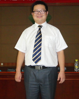 朱华
